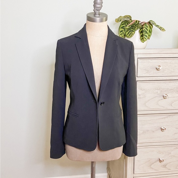 MaxMara Classic Wool Blazer, one button, black, Size 8 - Picture 2 of 8